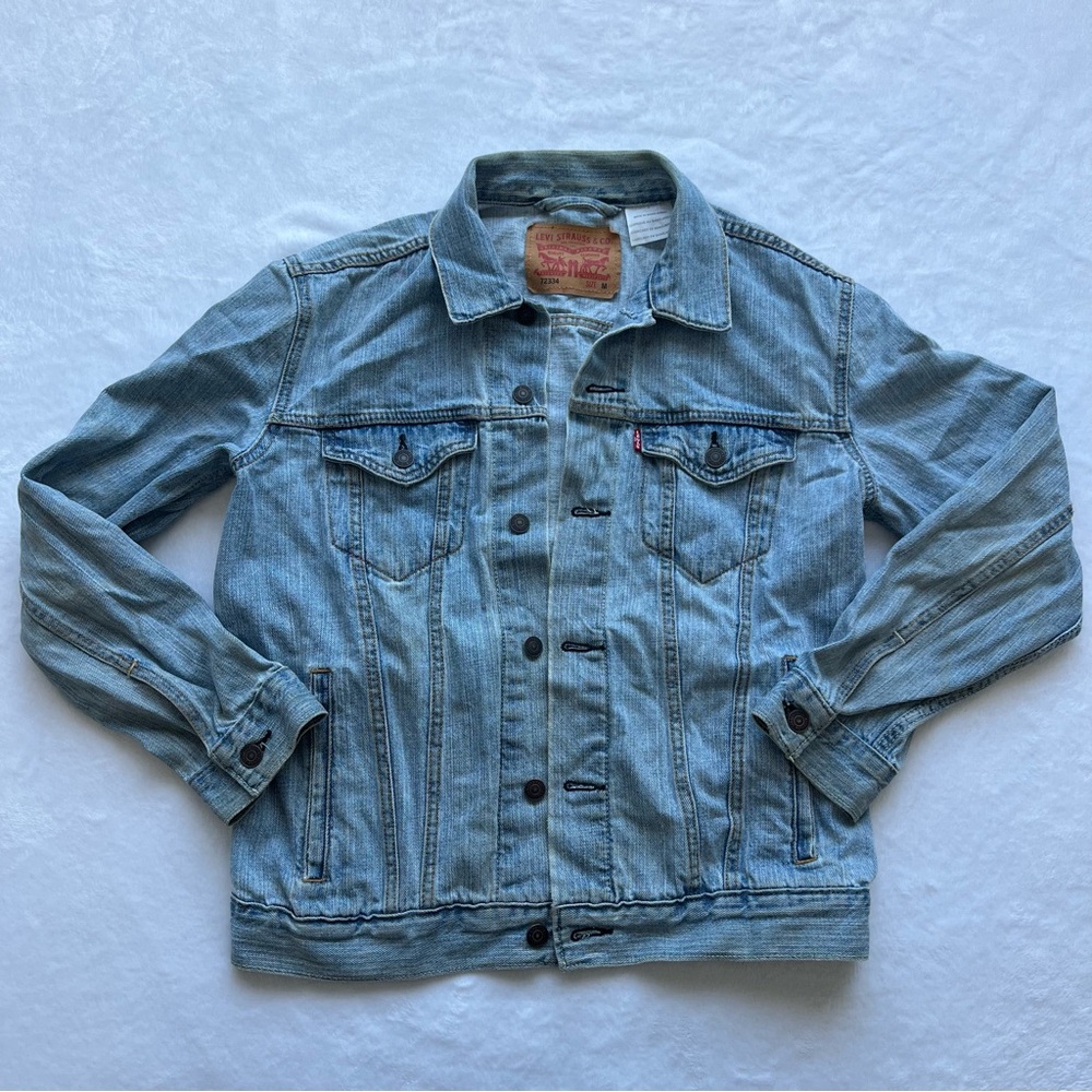 Levi's 72334 Trucker Jacket Medium Light Wash Distressed Worn-In Vintage Look